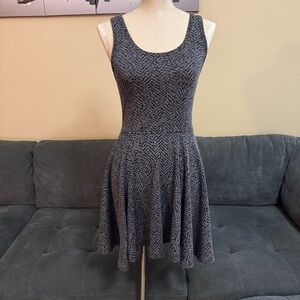 🏷️ 3 for $10 - Express Gray Knit Flare Dress